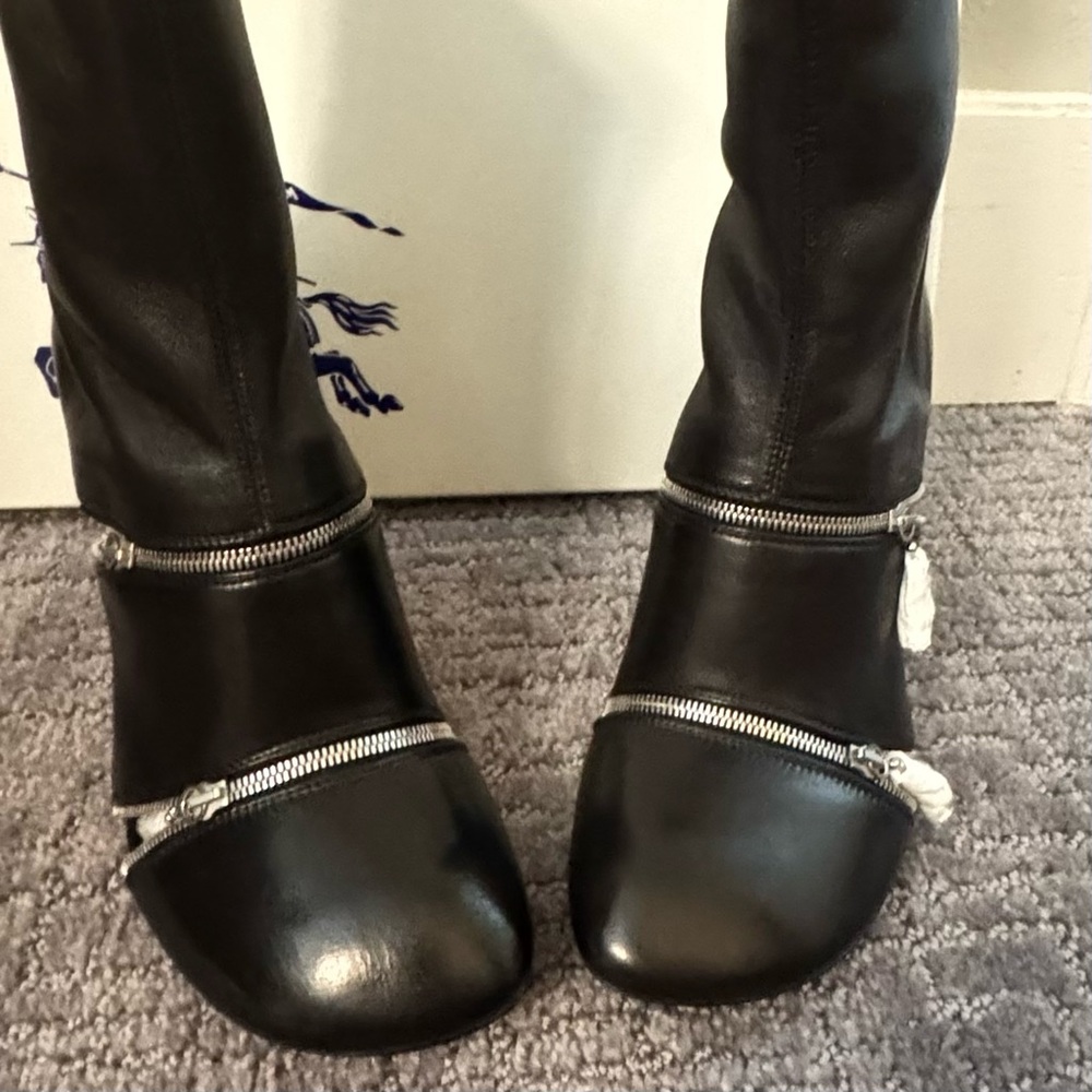 BURBERRY | PRICE FIRM💲💥
Black Leather Peep Boots 
Women’s EU 37.5 - Picture 11 of 16